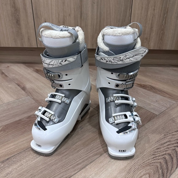 Salomon Ski Boots - Picture 1 of 9